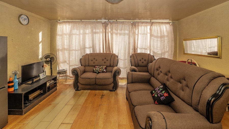 2 Bedroom Property for Sale in Oakdene Western Cape